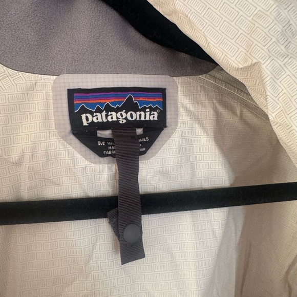 Patagonia Rain Shell (M) - Picture 2 of 2